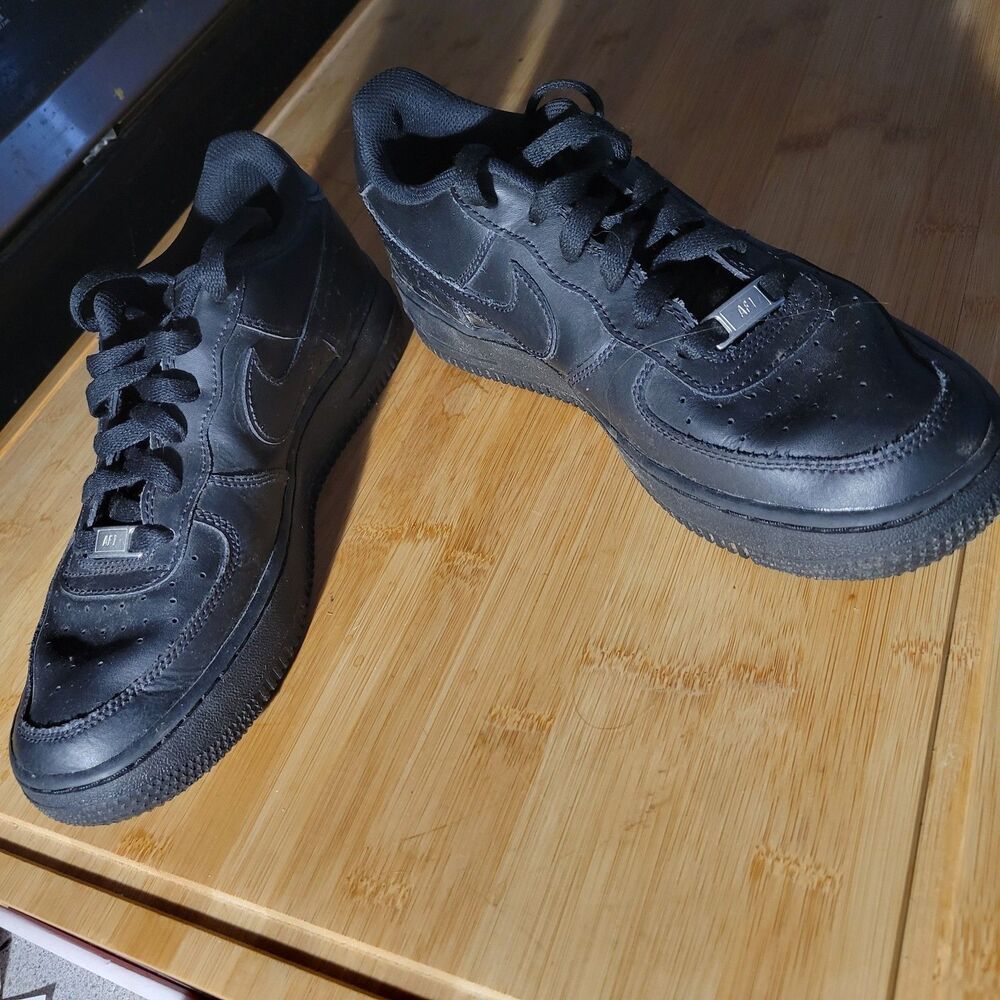 Nike Air Force 1 One Low Black Youth Size 6.5 M - Picture 3 of 9